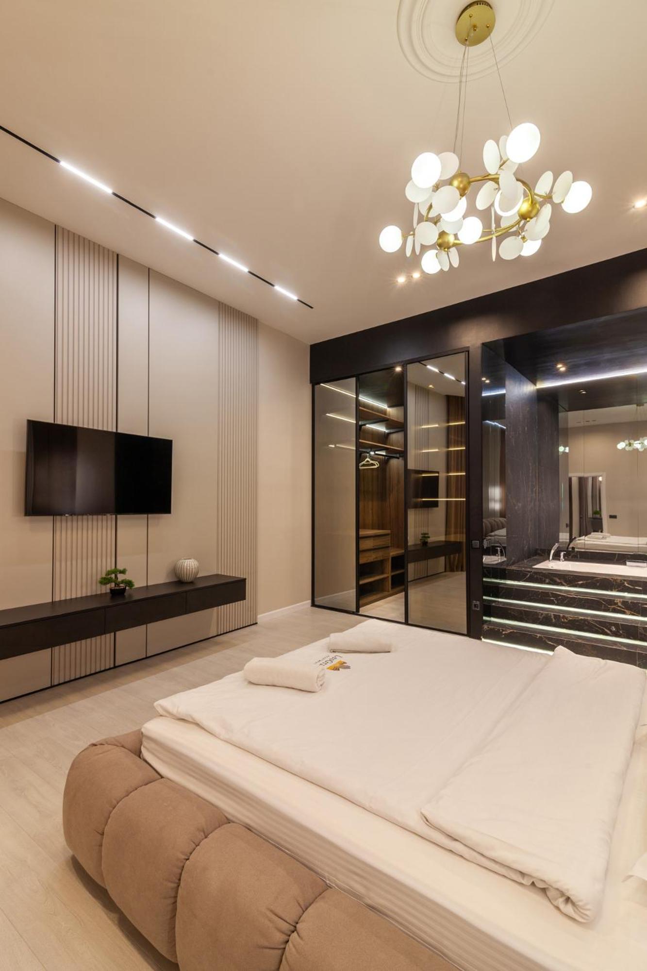 Leogrand Jacuzzi On Malaniuka 2 Apartment *