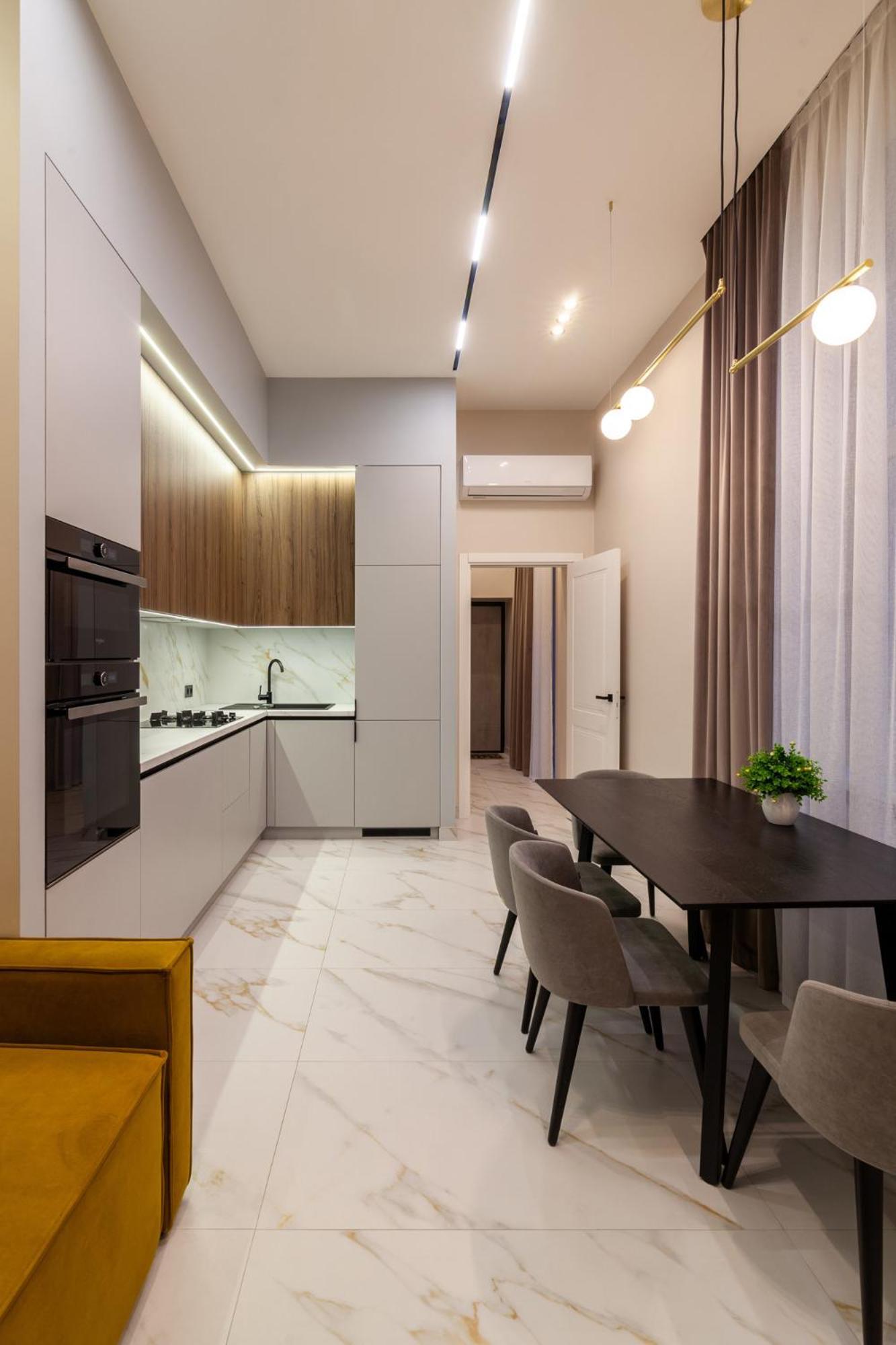 Leogrand Jacuzzi On Malaniuka 2 Lviv